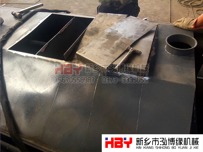有好多客戶反映平面回轉(zhuǎn)篩出料端會(huì)有積料，這是為什么呢